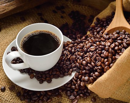 朝のコーヒーは健康にいい コーヒーを飲む最適なタイミングは できる男スクエア